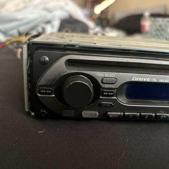 SONY CDX-GT06 FM/AM Compact Disc Player 12V Untested Drive S Xplod 100db+ - Picture 3 of 11